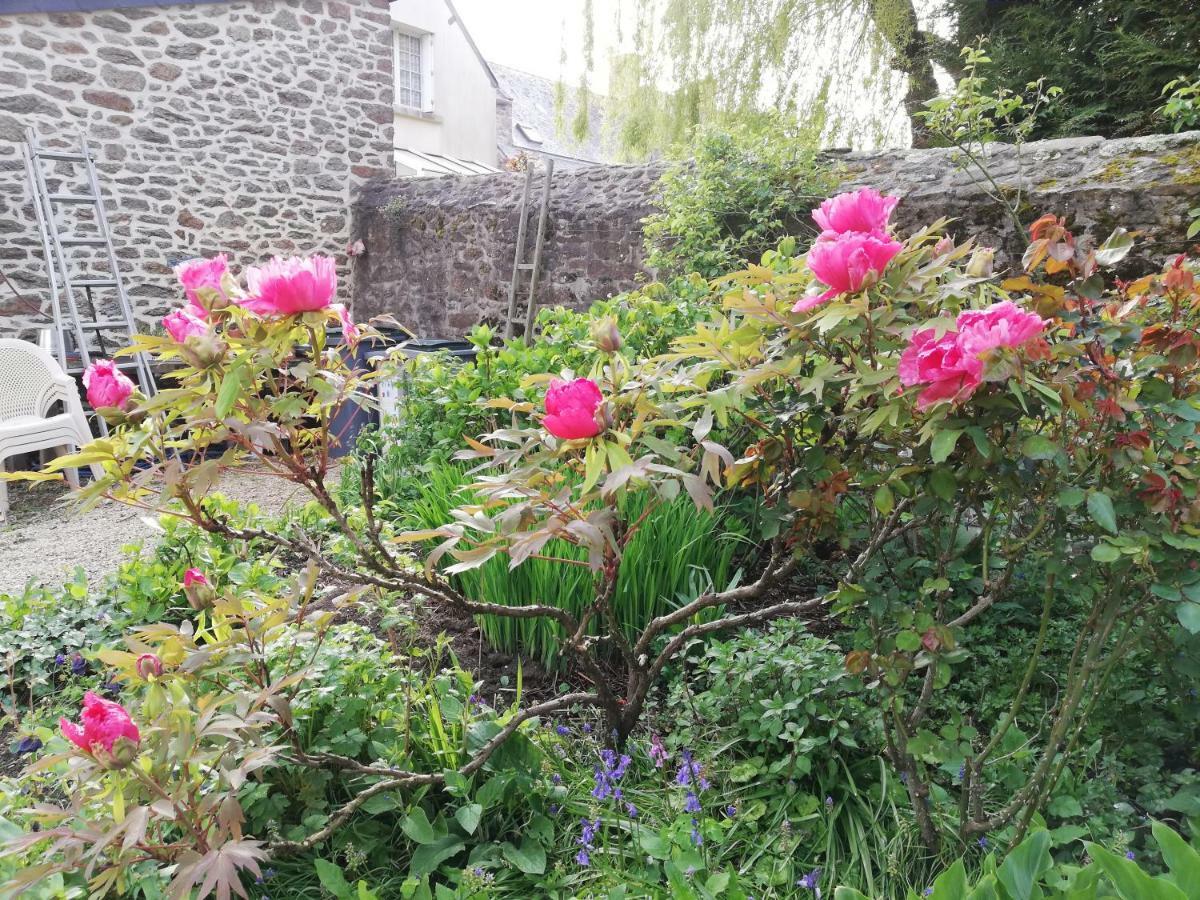 Bed and Breakfast Le Berceul La Richardais Exterior foto